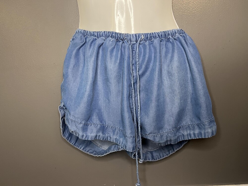 Mossimo Supply Co Shorts Womens Small Blue Chambray Lyocell Dolphin Hem Lounge